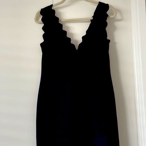Classic and quality Marysia scalloped dress!! - Picture 1 of 6